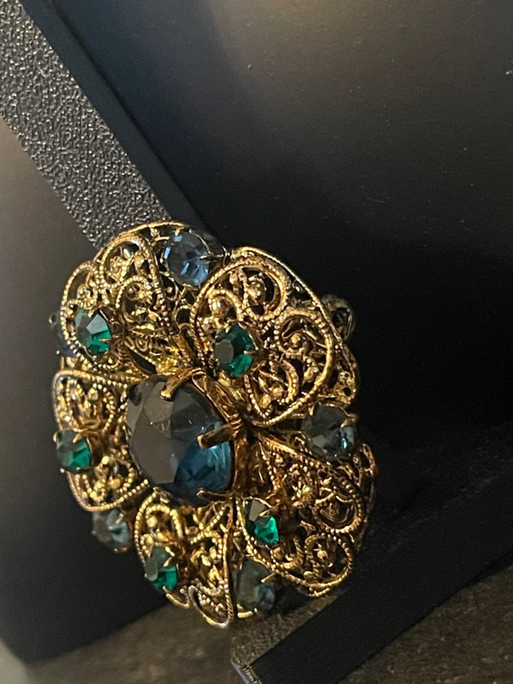 Antique Czechoslovakia Brass Filigree Green & Blue Glass Rhinestone Set - Picture 4 of 11
